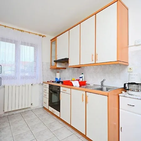 Apartment Fuer 5 Personen Ca 48 Qm In Premantura, Istrien Istrische Riviera *